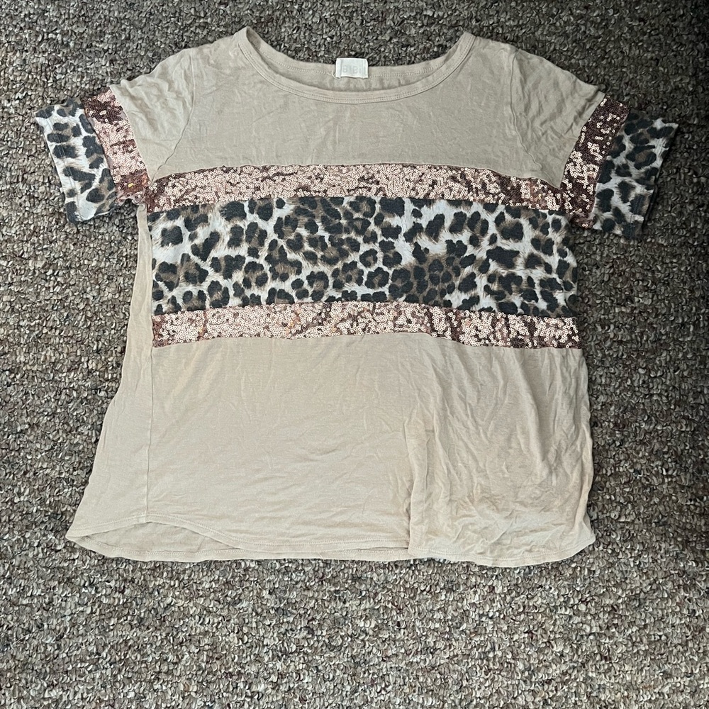 Cheetah and sequence shirt